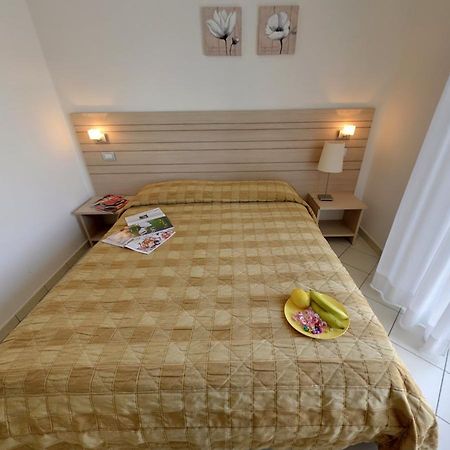 Residence Mareo Riccione Esterno foto